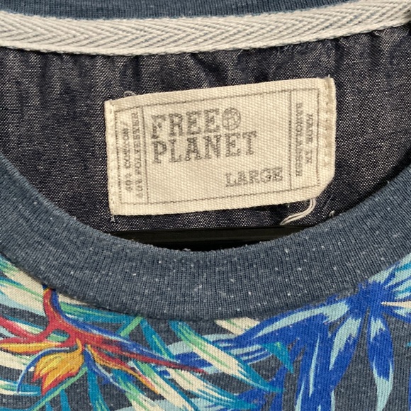 Free planet blue tropical tee size large - Picture 3 of 6